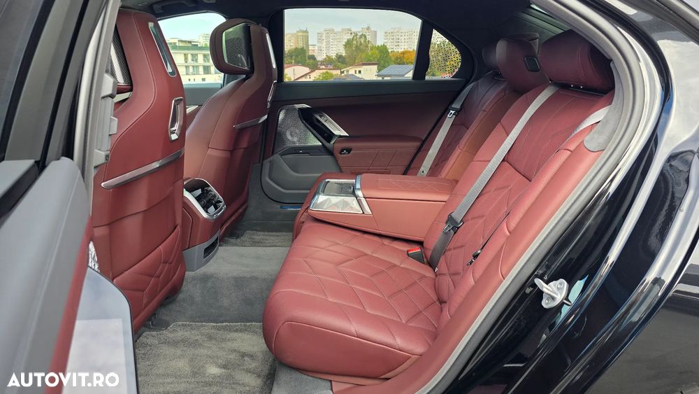 BMW Seria 7 740d xDrive MHEV - 9