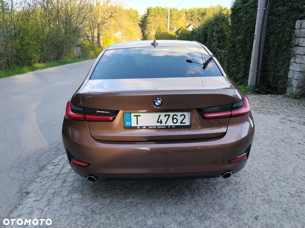BMW Seria 3 318d Luxury Line - 17