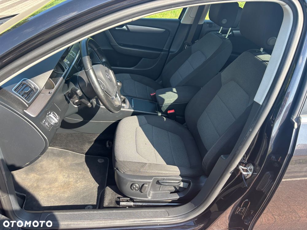 Volkswagen Passat 1.6 TDI Comfortline - 5