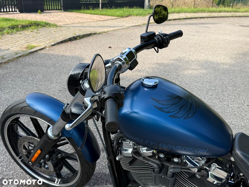 Harley-Davidson Softail Breakout - 5