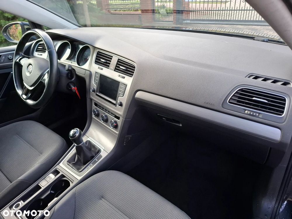 Volkswagen Golf - 13