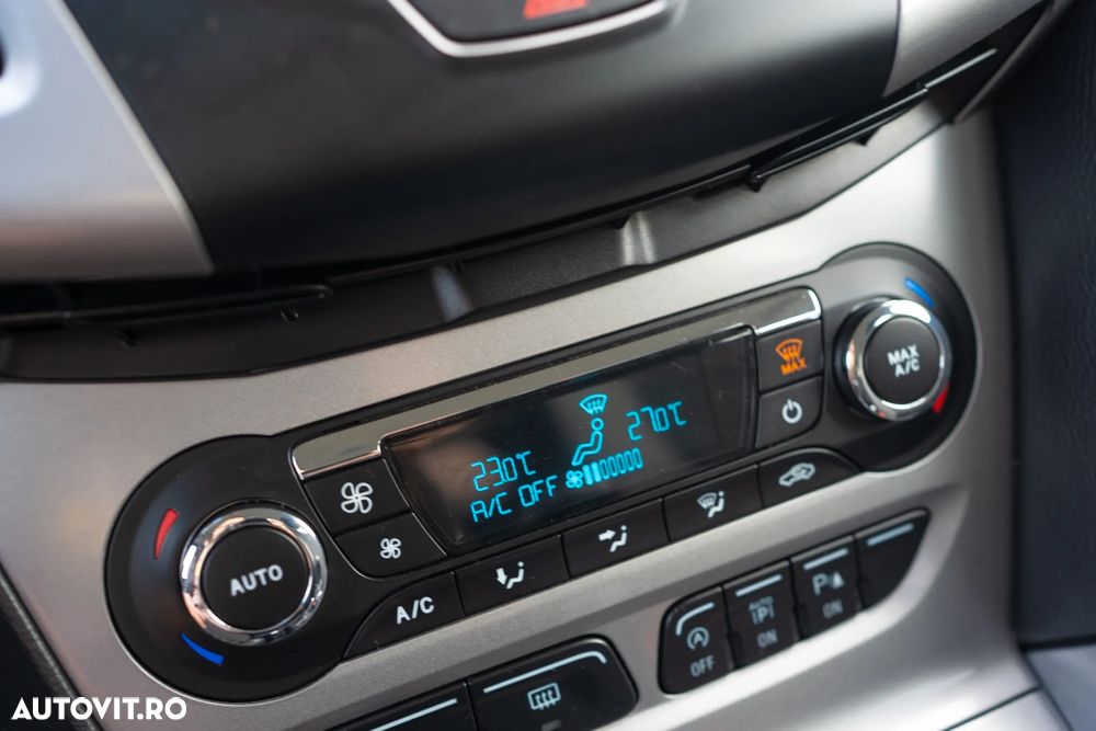 Ford Focus 1.6 TDCI DPF Champions Edition - 16