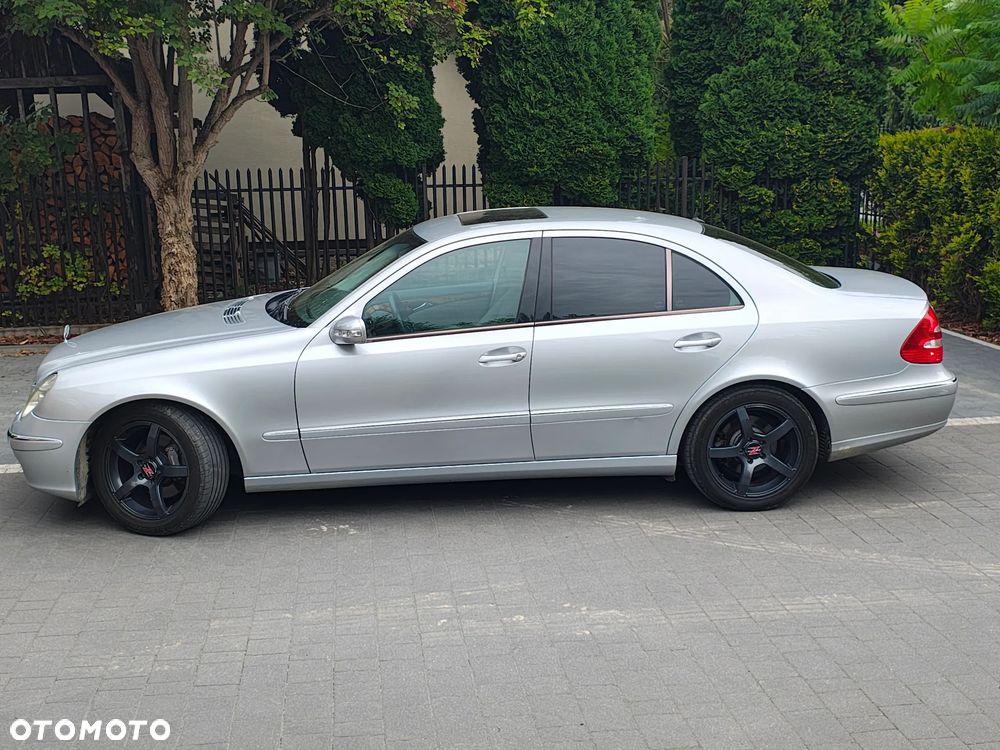 Mercedes-Benz Klasa E 500 Avantgarde - 9
