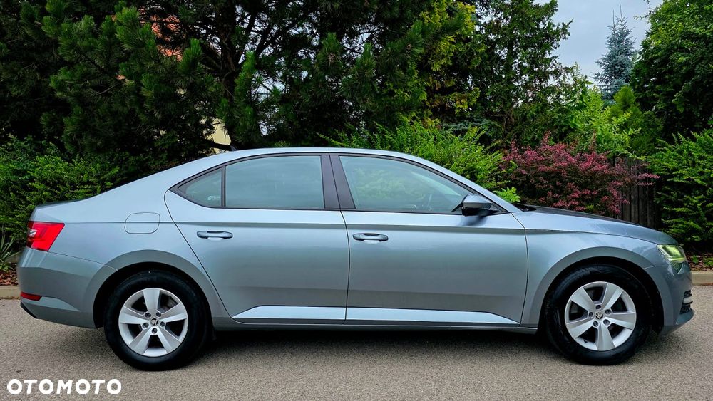 Skoda Superb 2.0 TDI SCR Ambition - 11