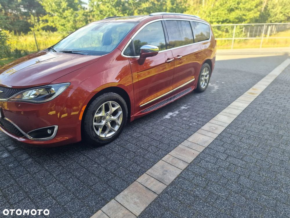 Chrysler Pacifica - 2