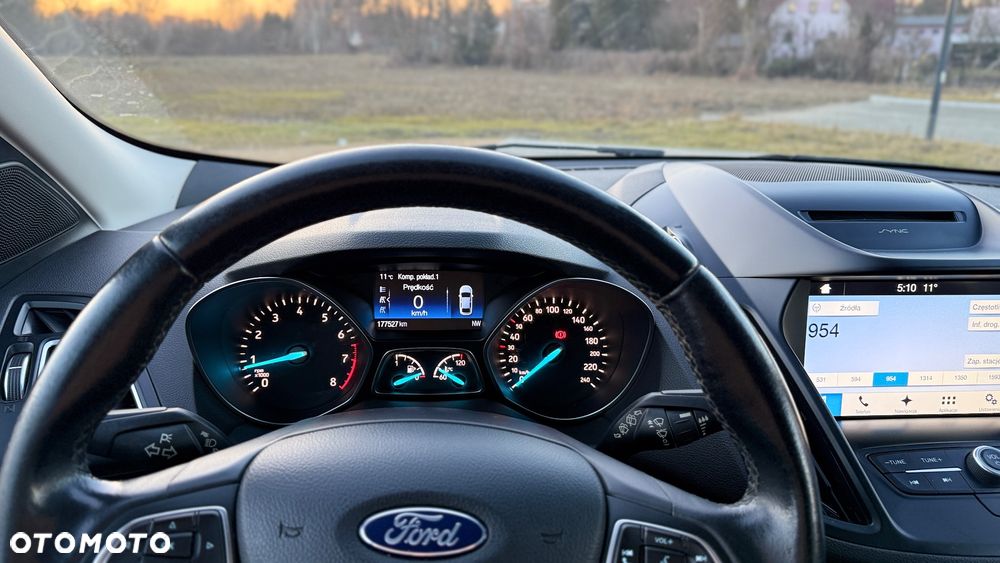 Ford Kuga 1.5 EcoBoost 2x4 Titanium - 9