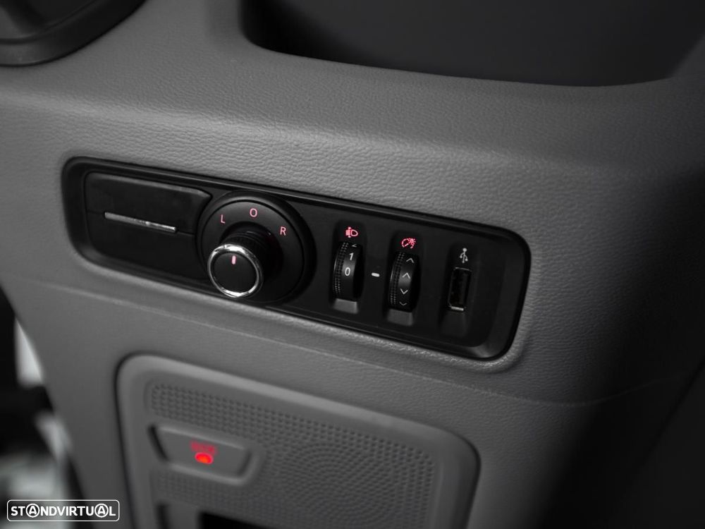 Maxus Deliver 9 2.0 c/iva - 13