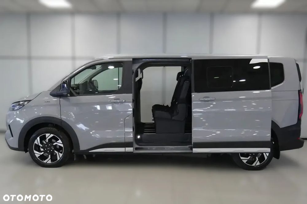 Ford Tourneo Custom - 4