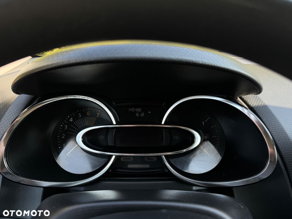 Renault Clio 1.2 16V Life - 23