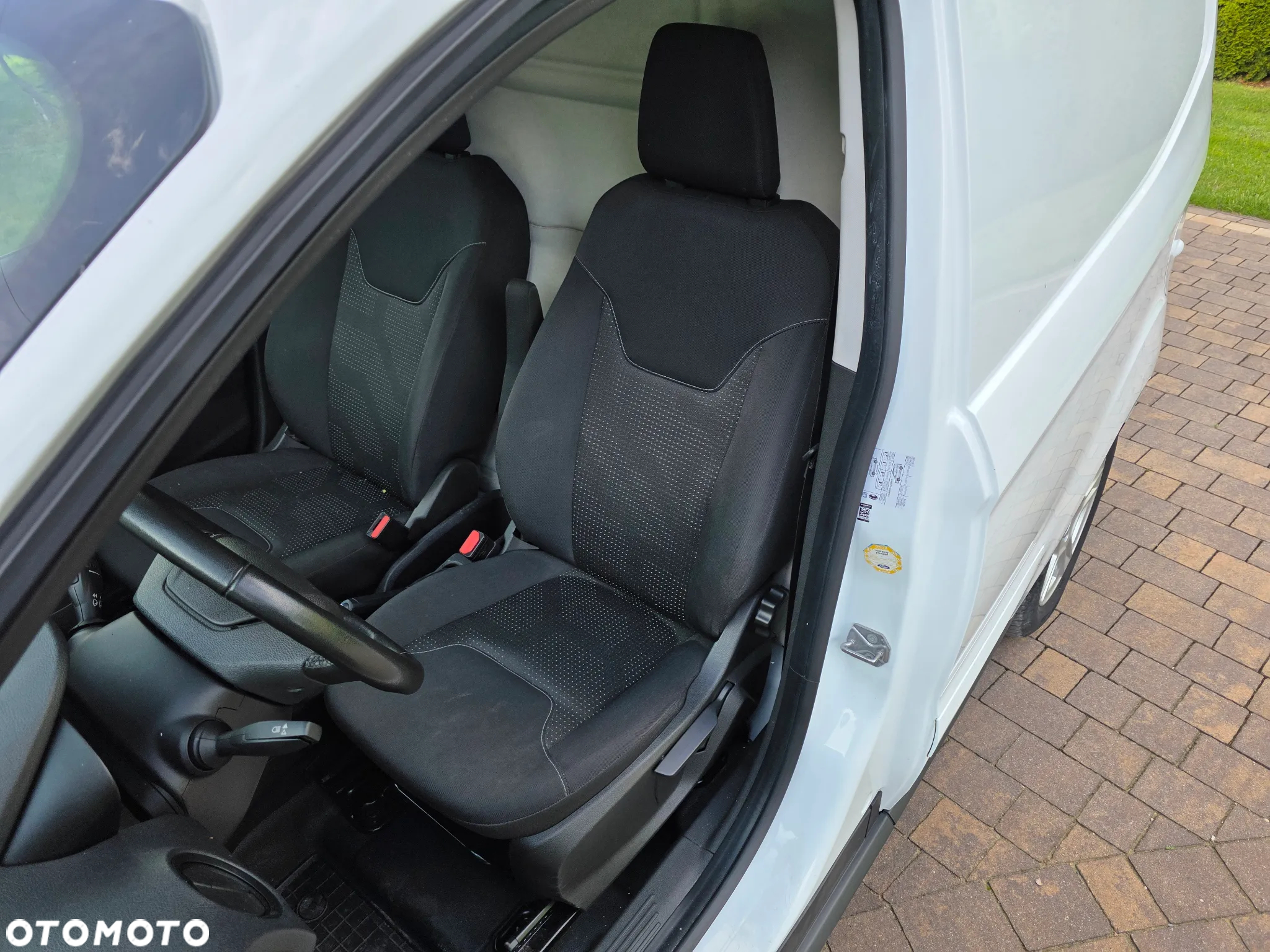 Ford Transit Courier - 8