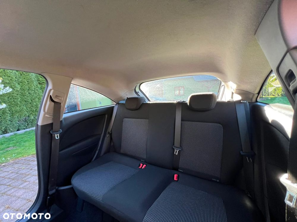 Opel Corsa 1.2 16V - 12