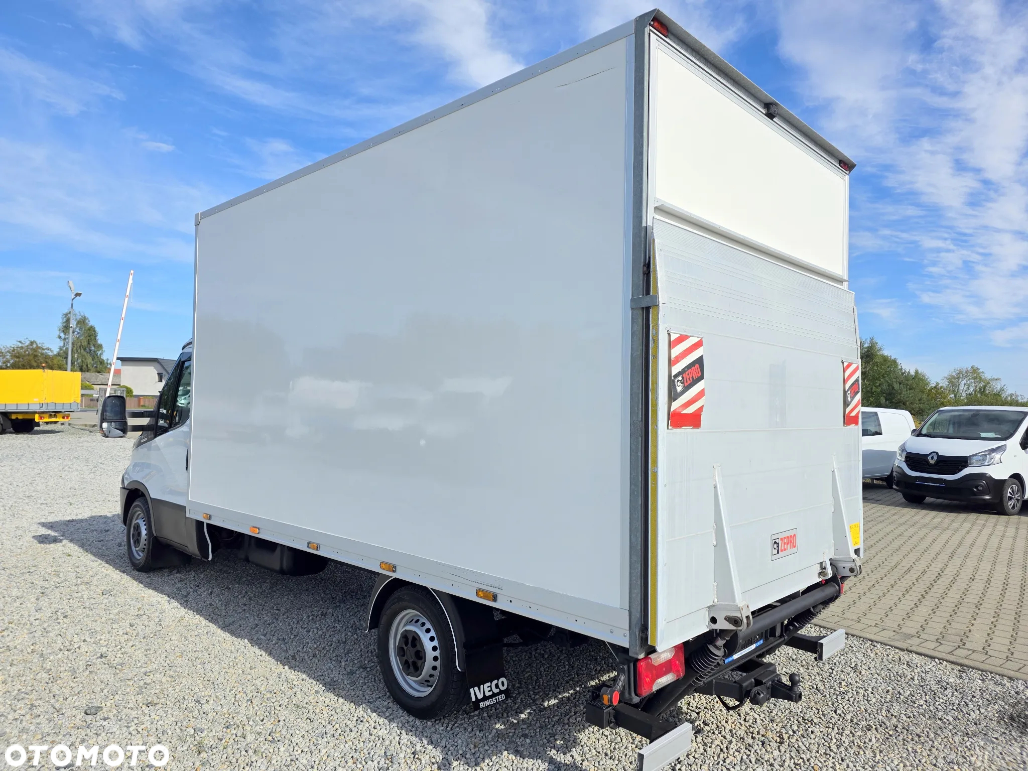 Iveco 35-170 3,0 HPI 170 KONNY KONTENER 4,2M WINDA KLIMA WEBASTO 8 BIEGOWY HIMATIC 4,1M ROZSTAW OSI - 3