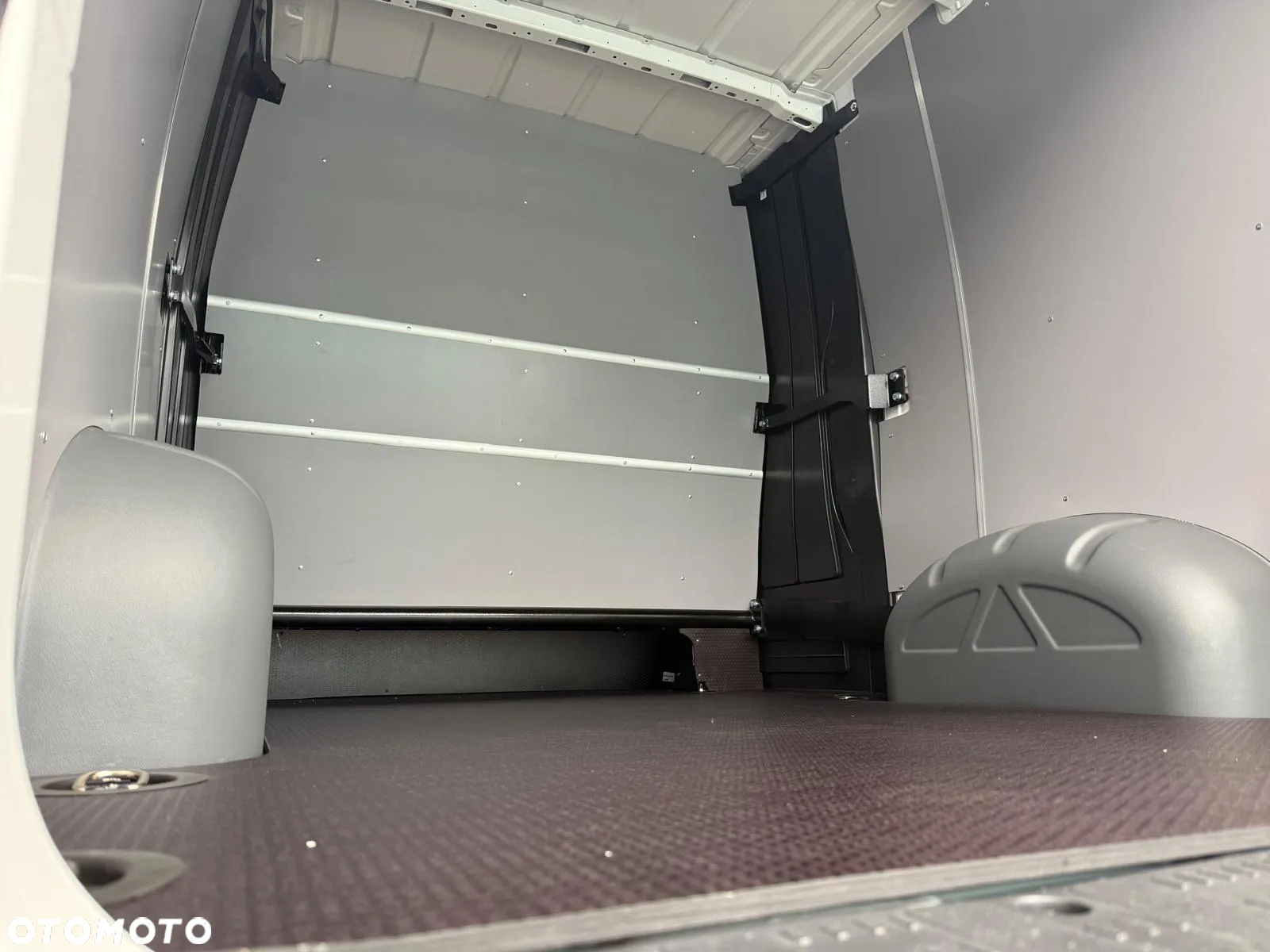 Volkswagen Crafter - 32