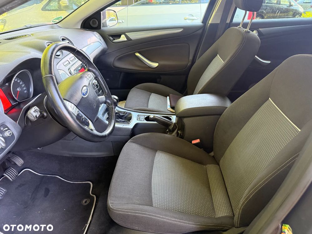 Ford Mondeo 1.6 TDCi Ambiente - 12
