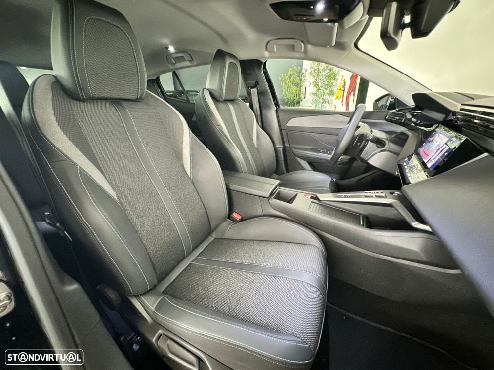 Peugeot 408 1.2 Hybrid Allure e-DCS6 - 31