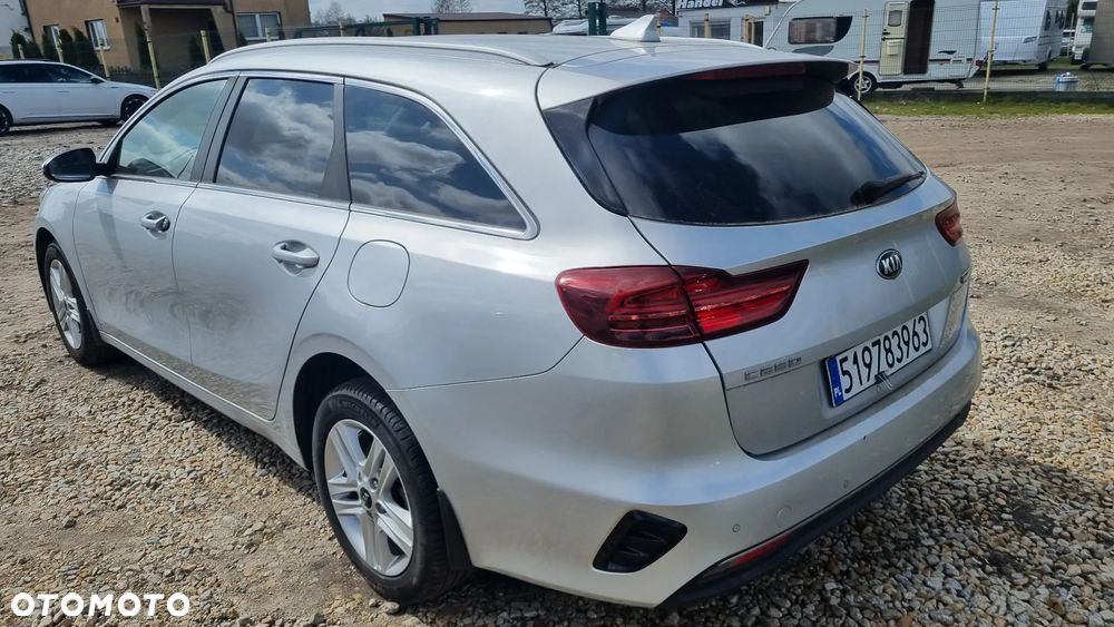 Kia Ceed 1.6 CRDi (48V Mild-Hybrid) Spirit - 16