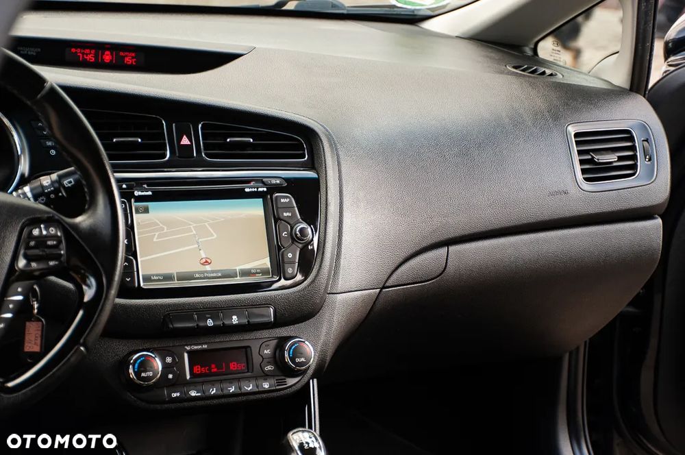Kia Ceed 1.6 GDI ISG SW Platinum Edition - 31