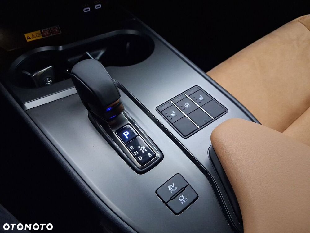 Lexus UX 300h Business - 15