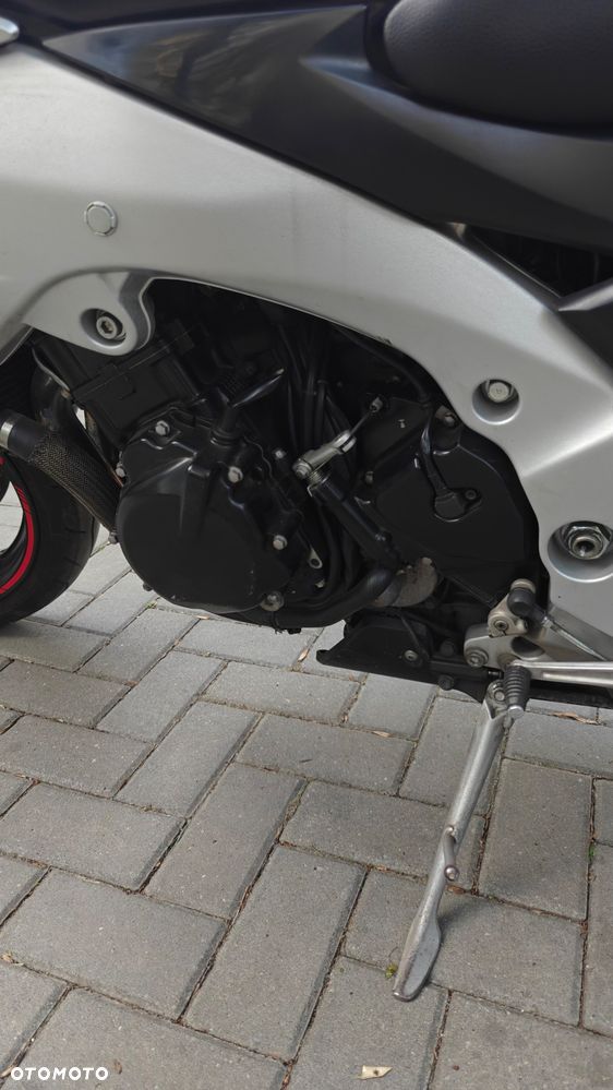 Suzuki GSR - 9