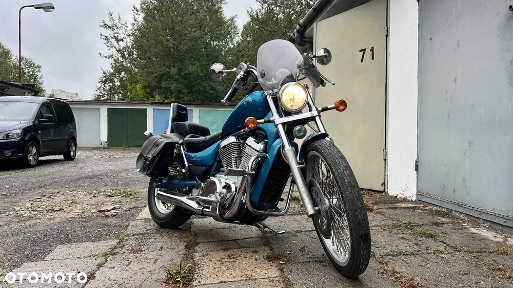 Suzuki Intruder - 12
