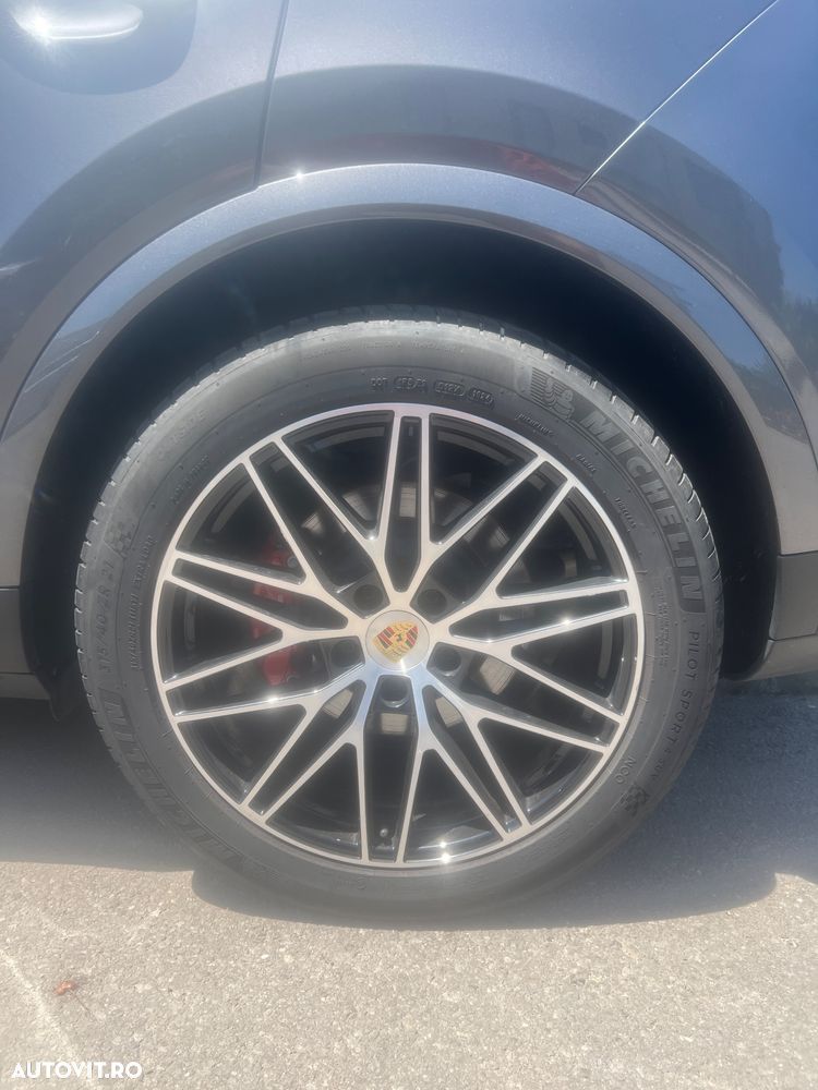 Porsche Cayenne - 10