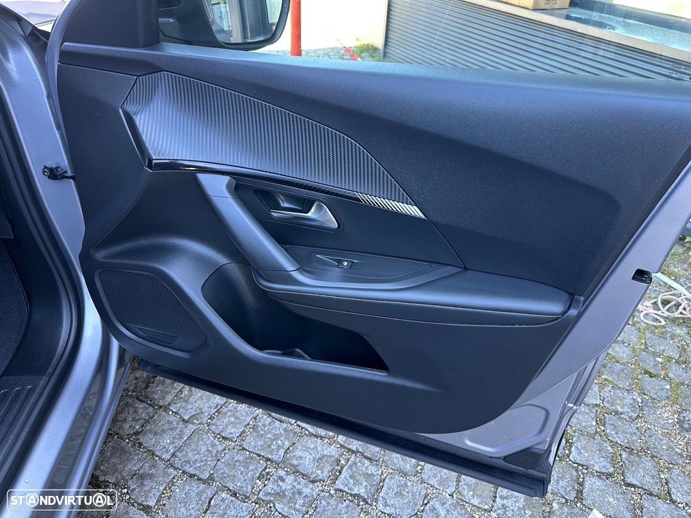 Peugeot 2008 1.2 PureTech Allure - 11