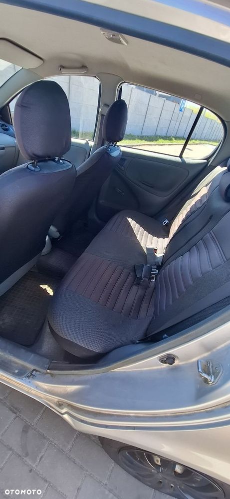 Toyota Yaris - 7
