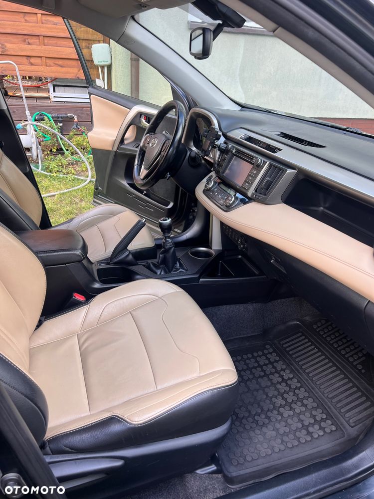 Toyota RAV4 2.0 D-4D Prestige - 9