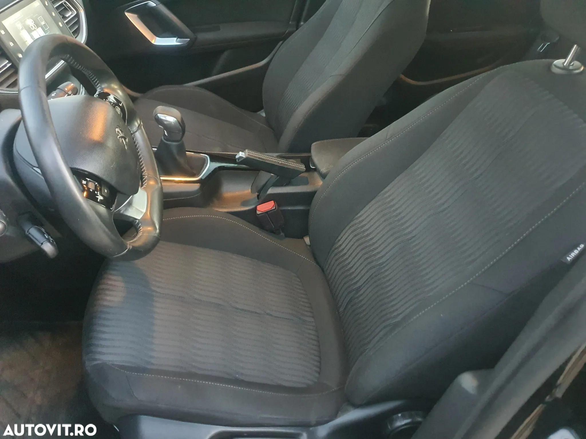 Peugeot 308 1.2 L PureTech Turbo Access - 5