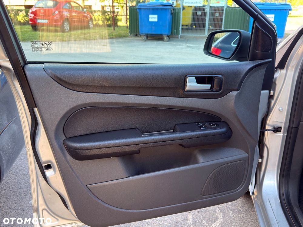 Ford Focus 1.6 Comfort - 10