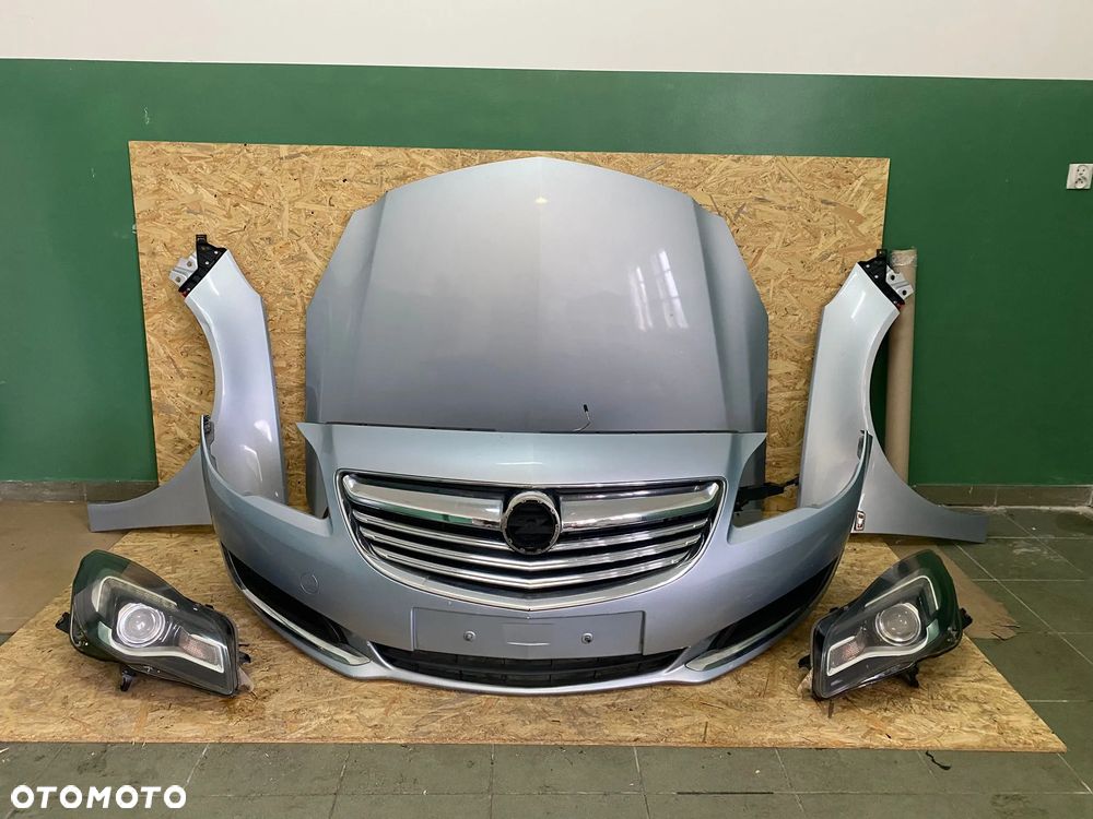 Opel insignia  lift  Kolor  Lampy Maska Blotniki  Kompletny pas Lampy - 1