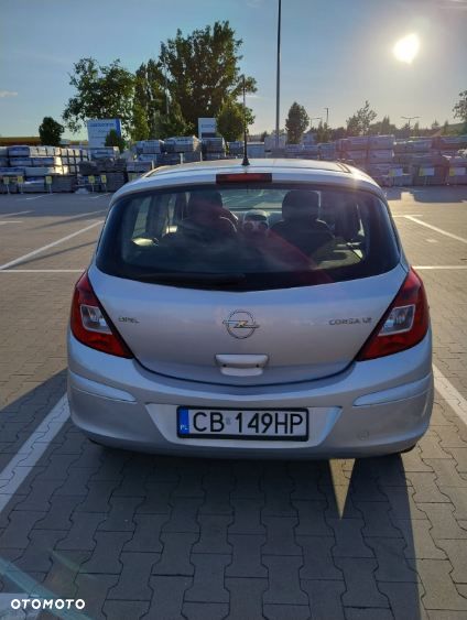 Opel Corsa 1.2 16V Essentia - 4