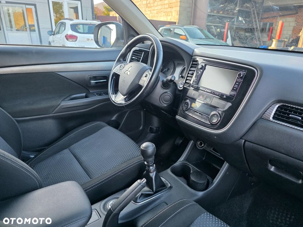 Mitsubishi Outlander 2.2 DI-D 4WD Intense - 15