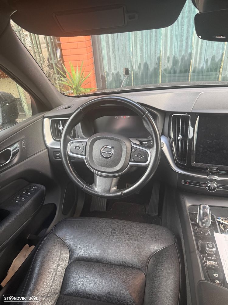 Volvo XC 60 2.0 T8 PHEV R-Design AWD - 21