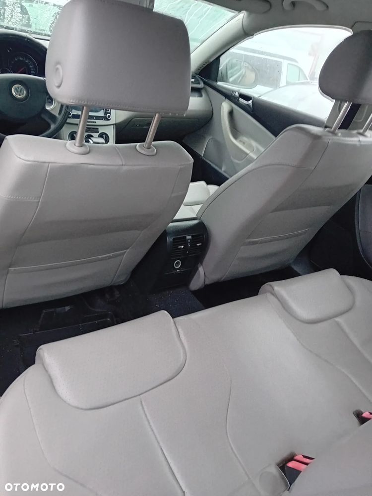 Volkswagen Passat - 8