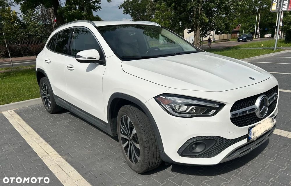 Mercedes-Benz GLA - 2