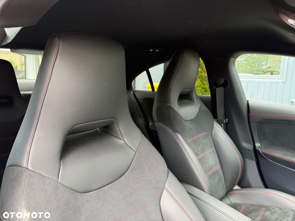 Mercedes-Benz CLA 180 AMG Line 7G-DCT - 24