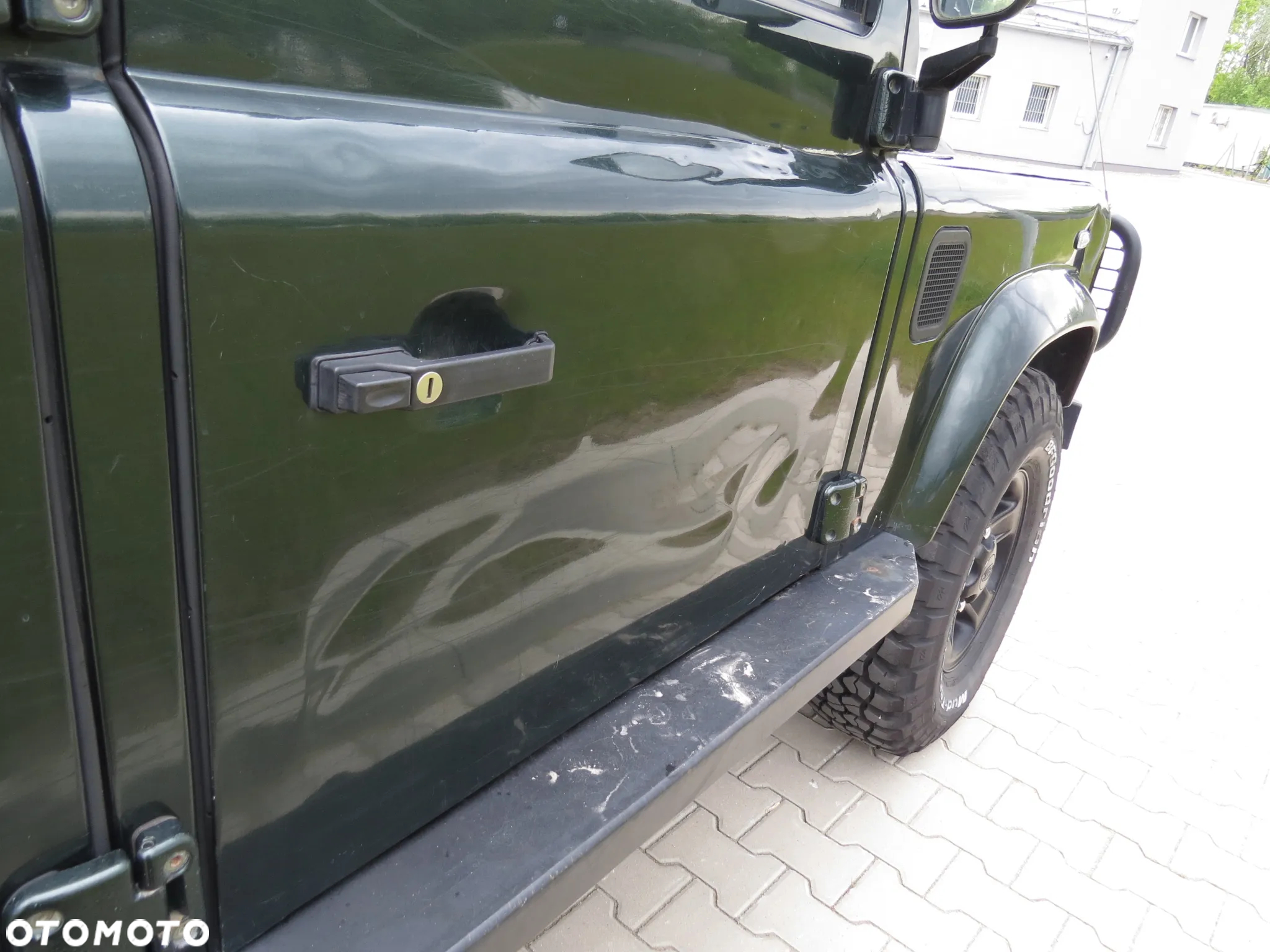 Land Rover Defender - 16