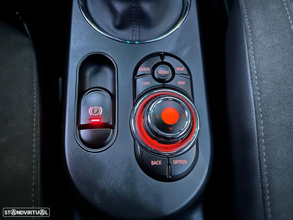 MINI 3 Portas Cooper SE - 23