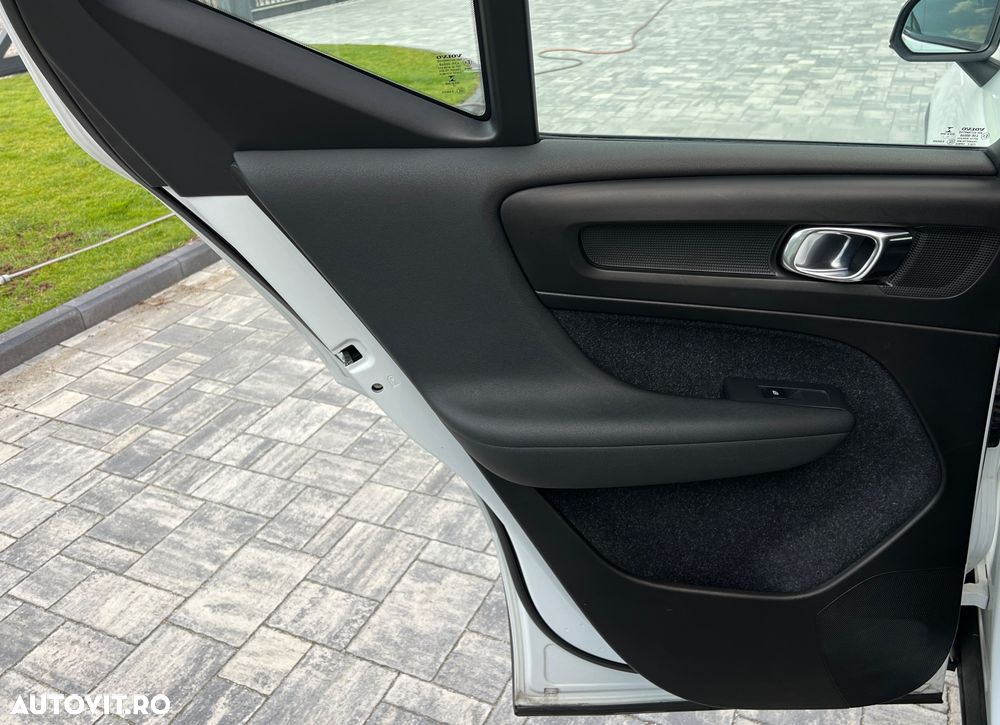 Volvo XC 40 D4 AWD Geartronic R-Design - 15