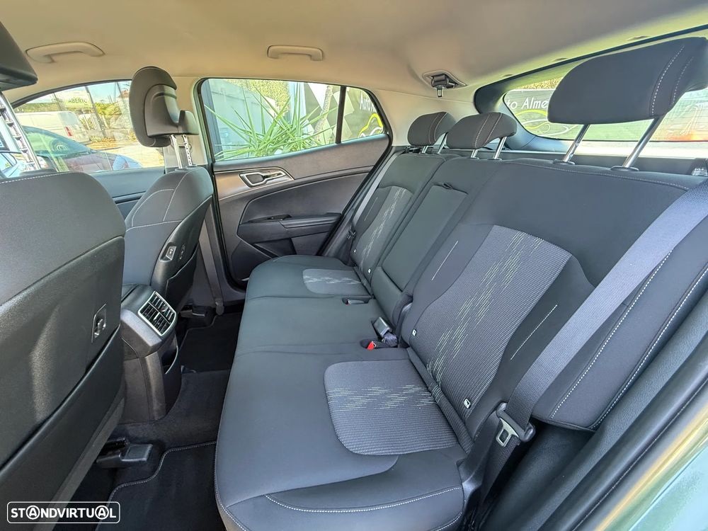 Kia Sportage 1.6 T-GDi HEV Tech - 26
