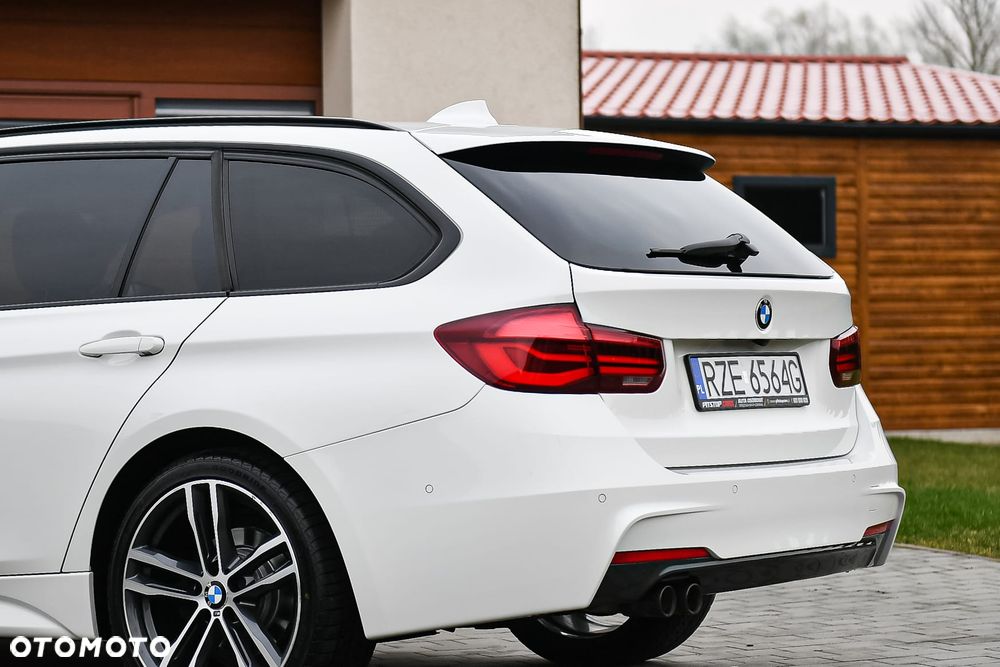 BMW Seria 3 320d xDrive Edition M Sport Shadow - 13