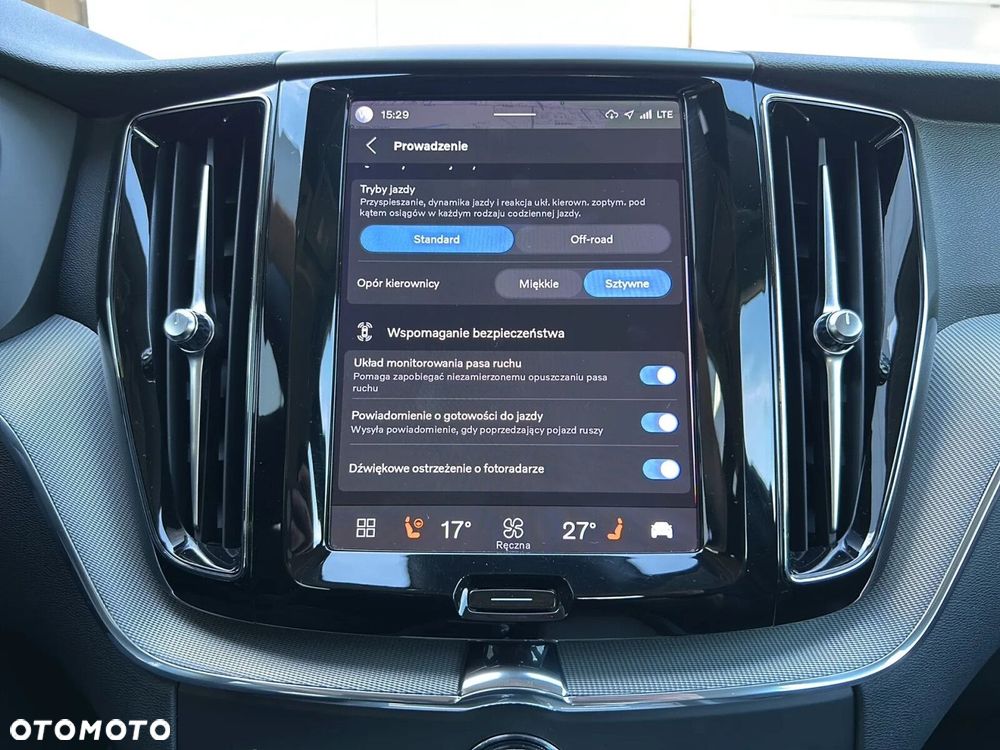 Volvo XC 60 B4 B Plus Dark - 31