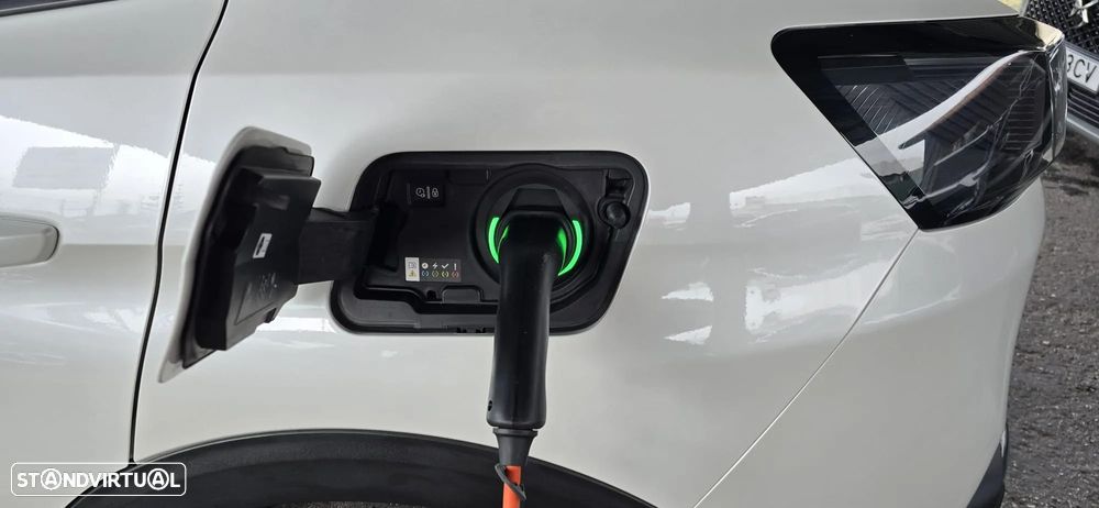 Peugeot 3008 Plug-In Hybrid 225 e-EAT8 Allure Pack - 40