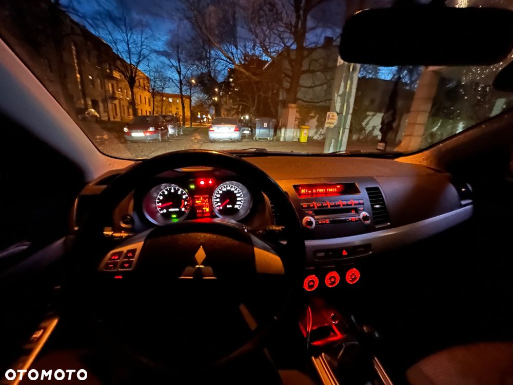 Mitsubishi Lancer 1.6 Inform - 19