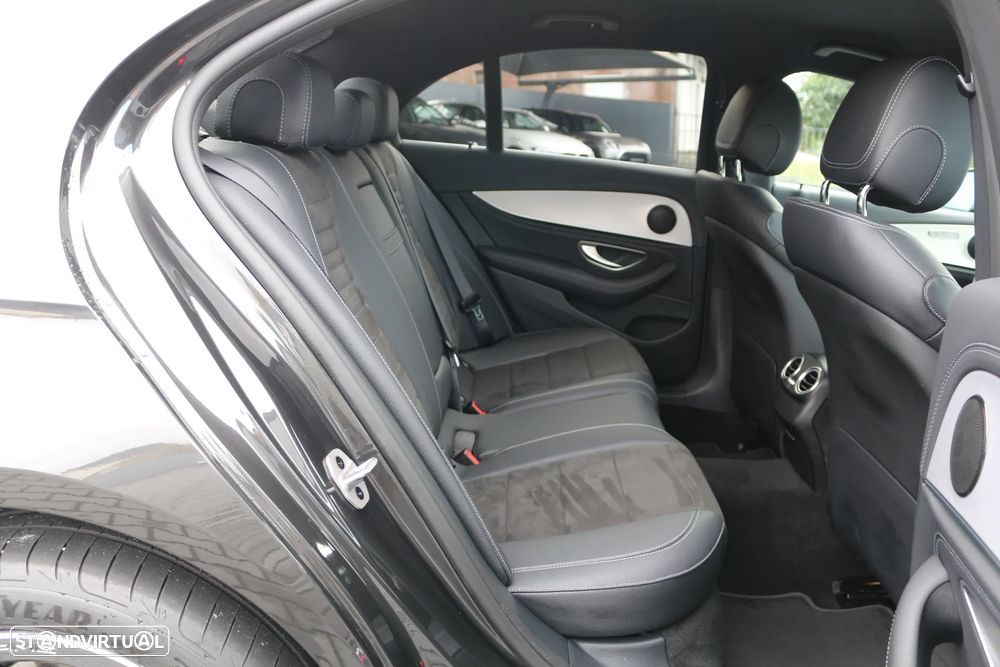 Mercedes-Benz E 300 de AMG Line - 38