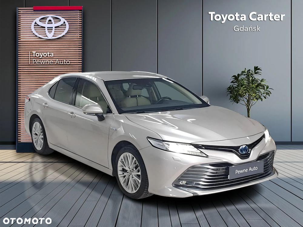 Toyota Camry 2.5 Hybrid Executive CVT - 2