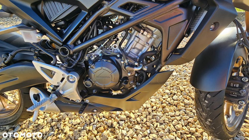 Honda CB - 8