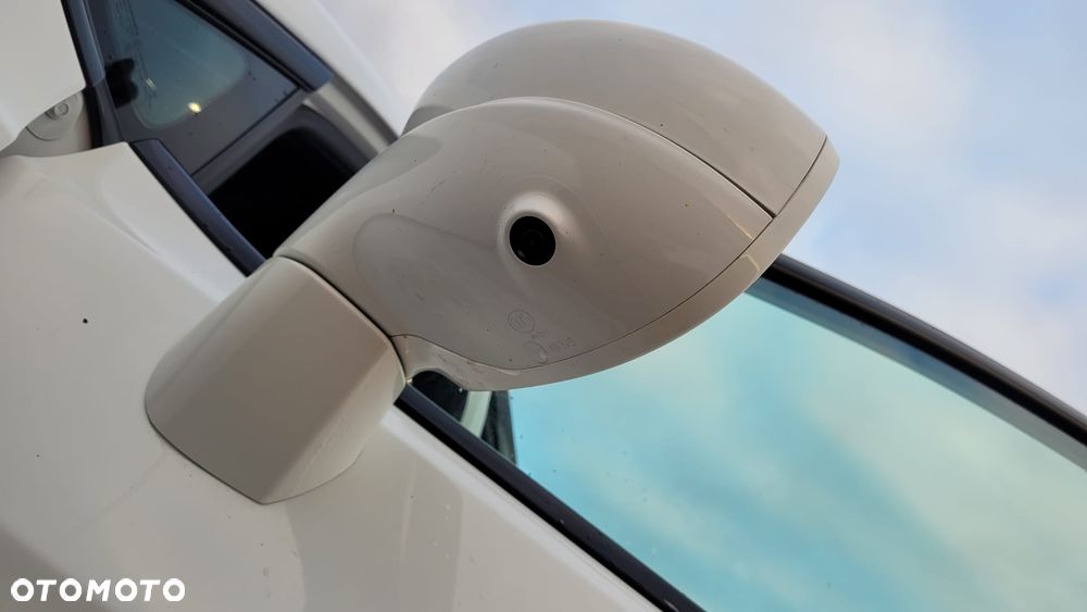 Chrysler Pacifica - 12