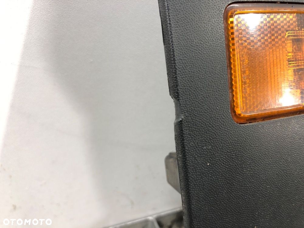 LISTWA BOCZNA PRAWA  MAN TGE Autobus 2017 - 2022 2.0 TDI 130 kW [177 KM] olej napędowy 2017 - 2022 - 4